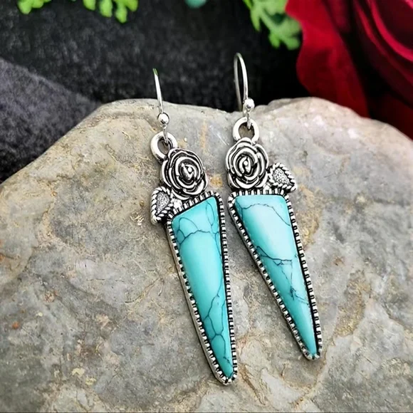 🔴 CLEARANCE 🌹 NWT 925 SILVER PLATED FAUX TURQUOISE DANGLE ROSE EARRINGS - Picture 2 of 3